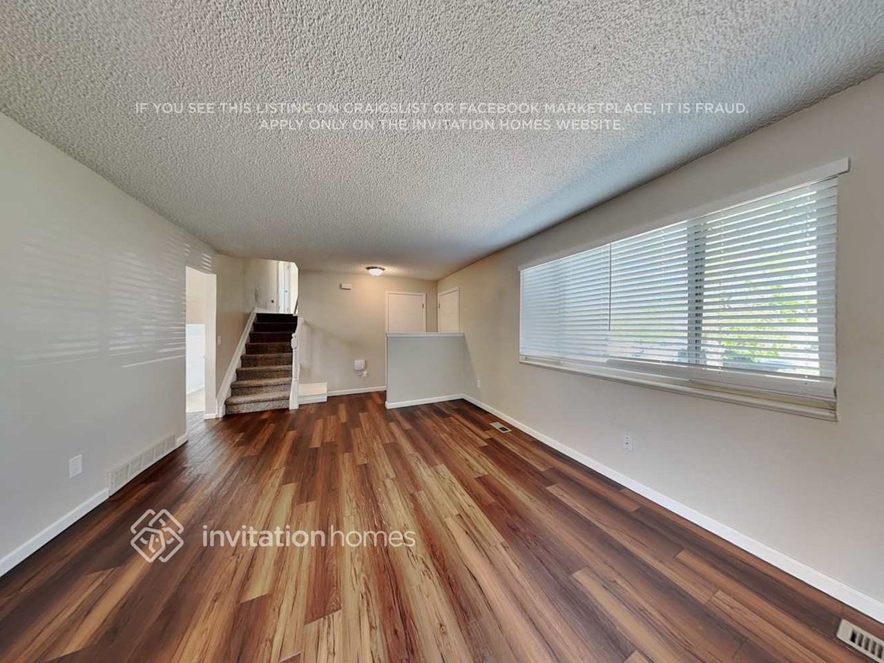 2853 S Bahama St - Photo 6 of 25