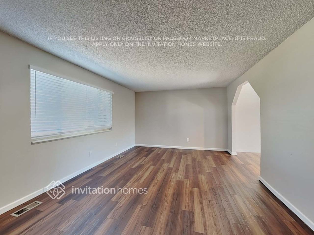 2853 S Bahama St - Photo 7 of 25