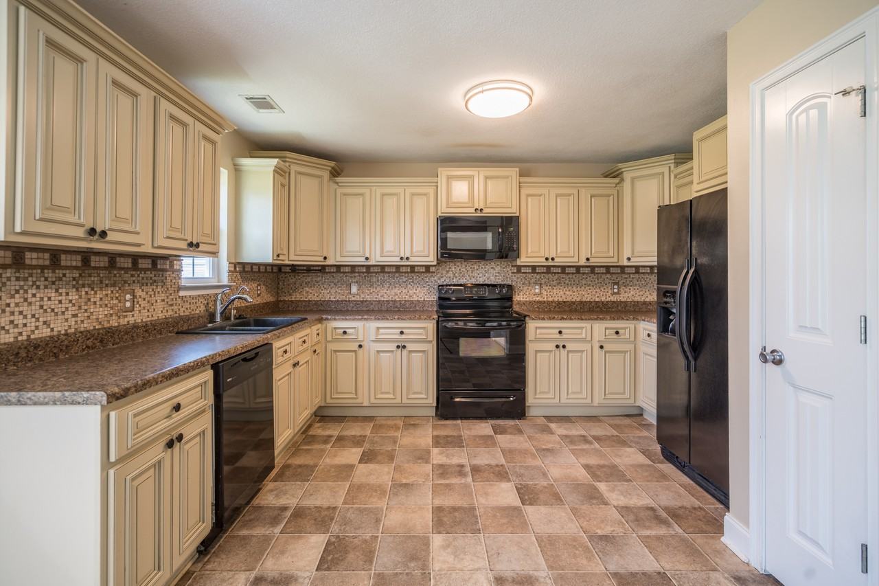 365 Lincoln Way Ne - Photo 5 of 31