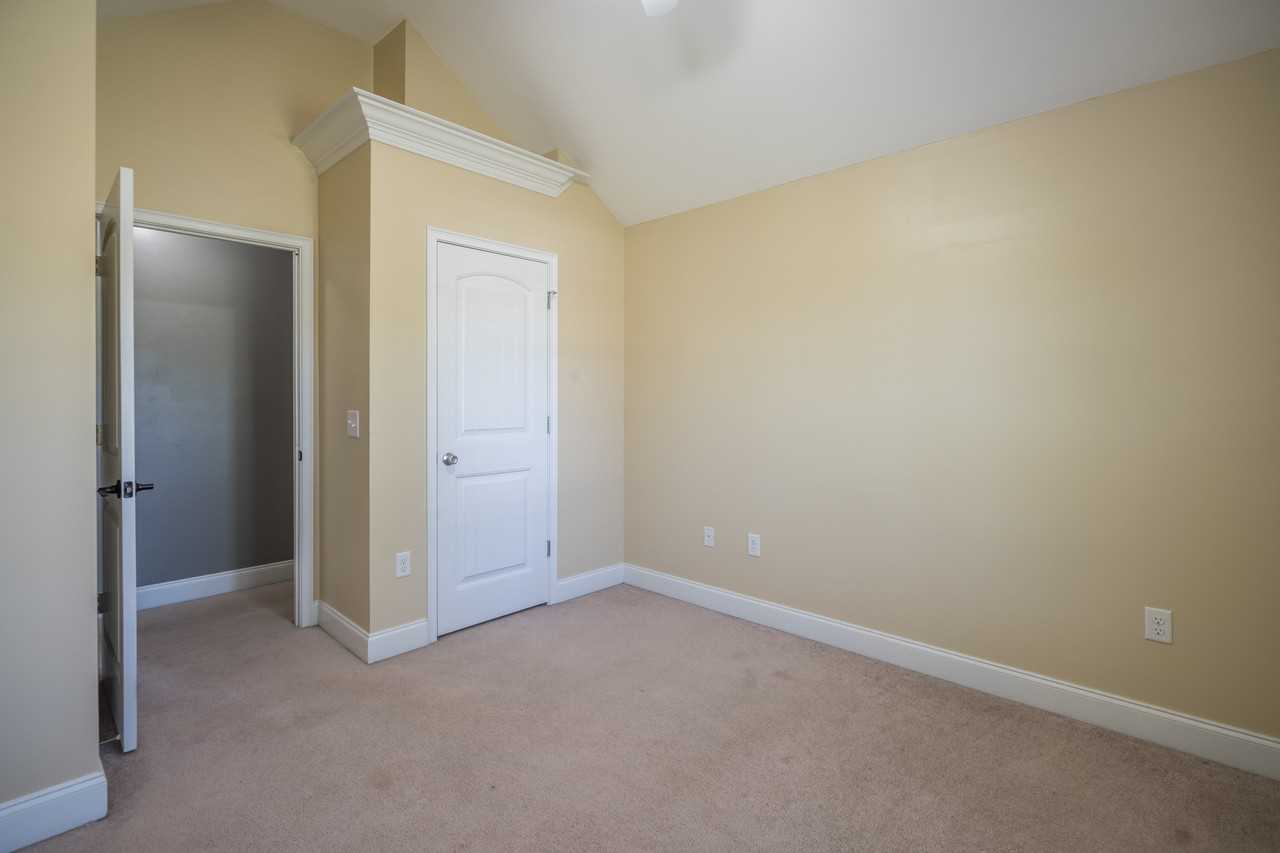 365 Lincoln Way Ne - Photo 4 of 31