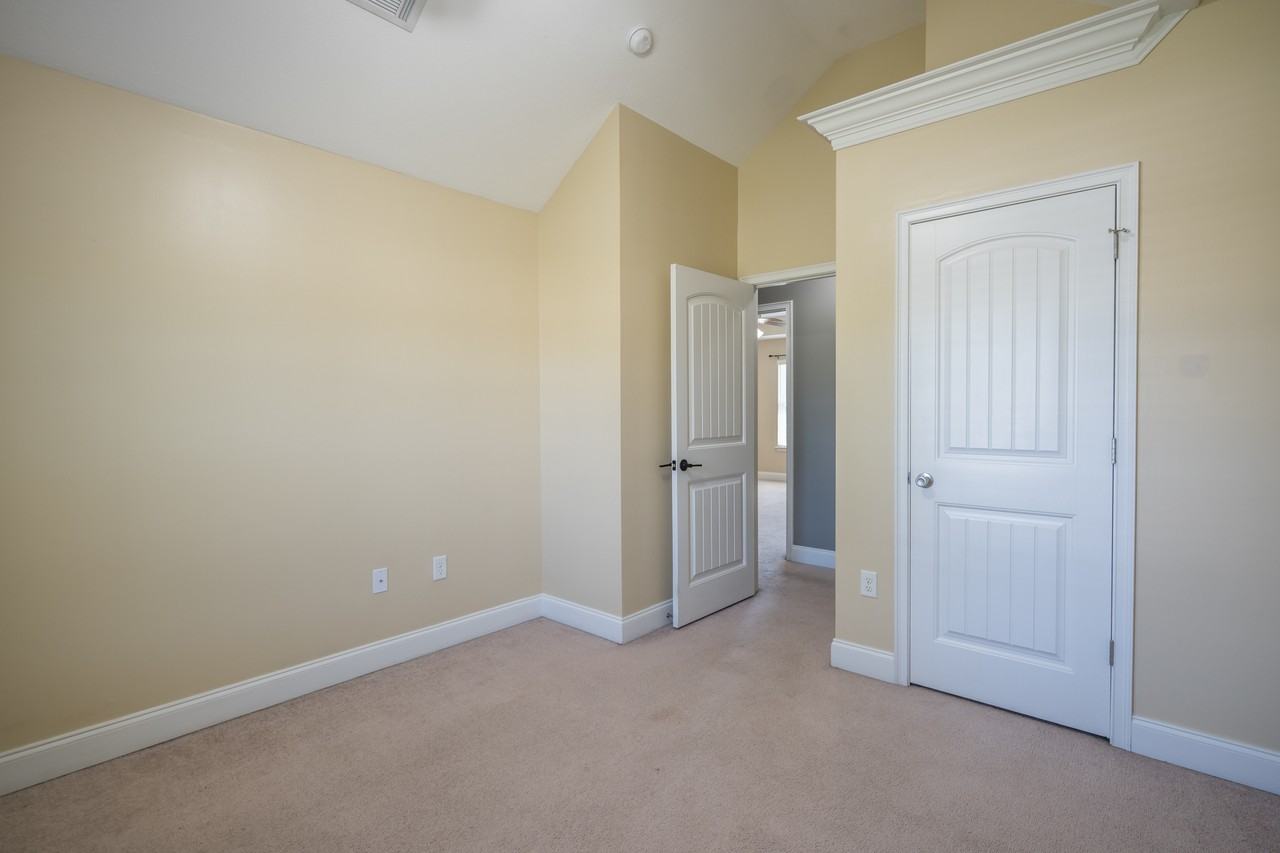 365 Lincoln Way Ne - Photo 5 of 31