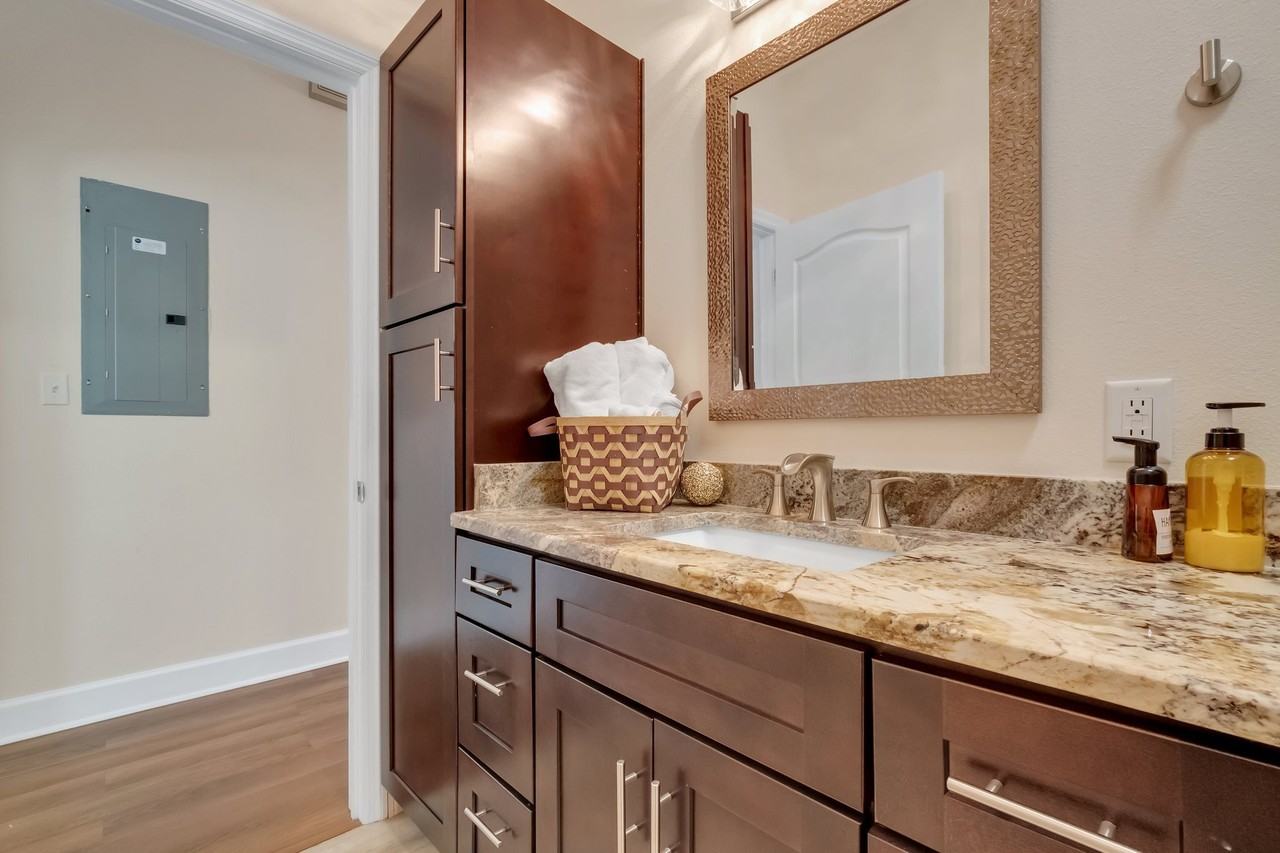 583 Plymouth Ct #1 - Photo 2 of 15