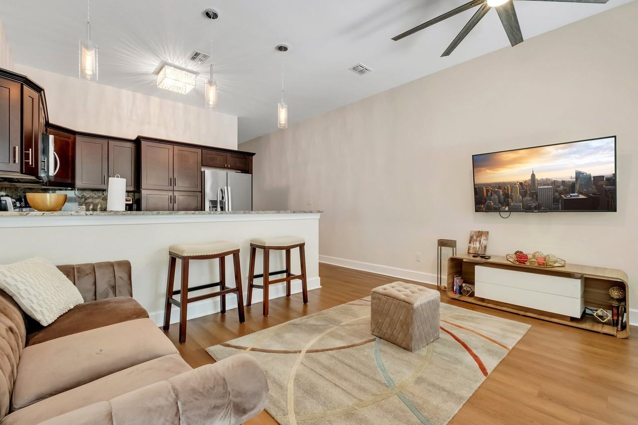 583 Plymouth Ct #1 - Photo 5 of 15