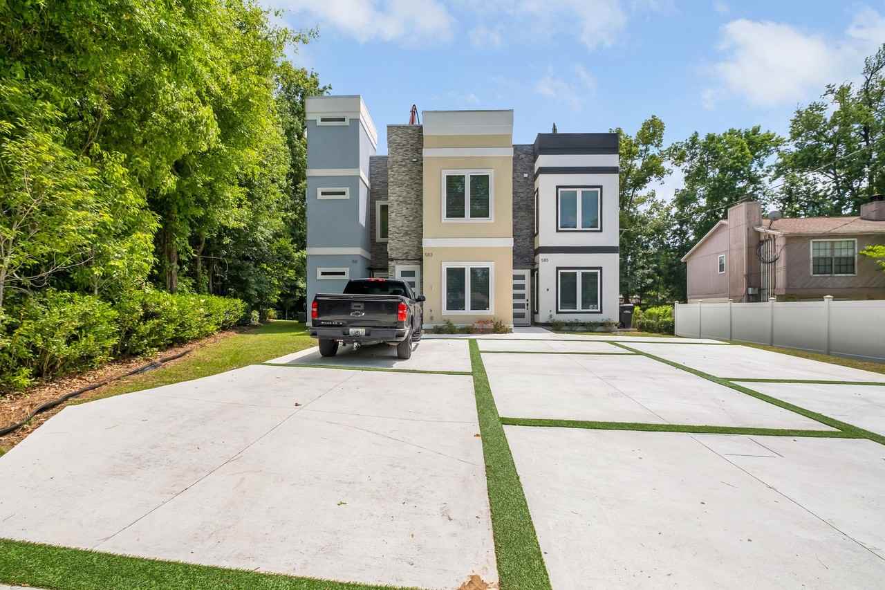 583 Plymouth Ct #1 - Photo 3 of 15