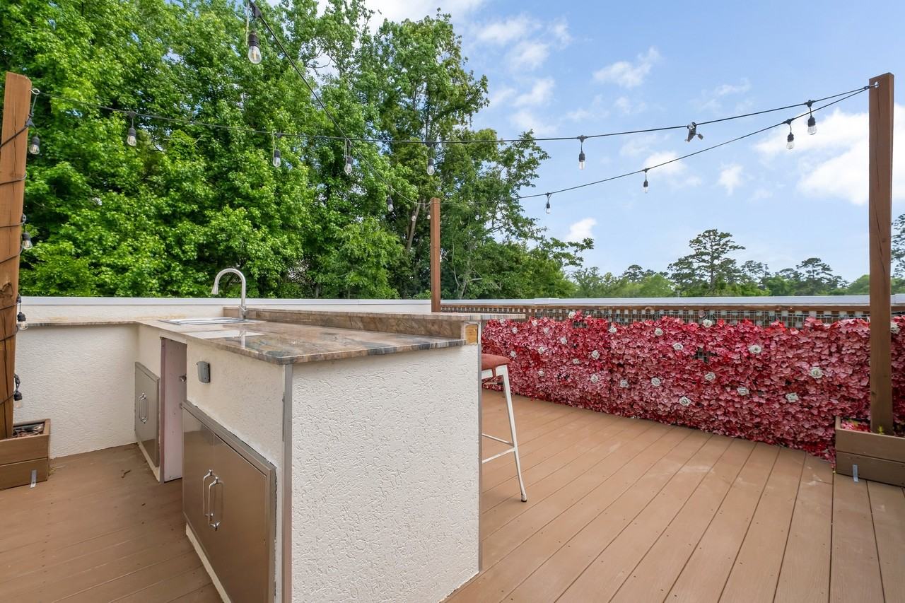 583 Plymouth Ct #1 - Photo 3 of 15