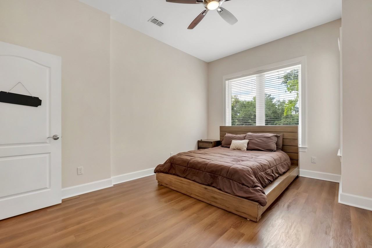 583 Plymouth Ct #1 - Photo 3 of 15