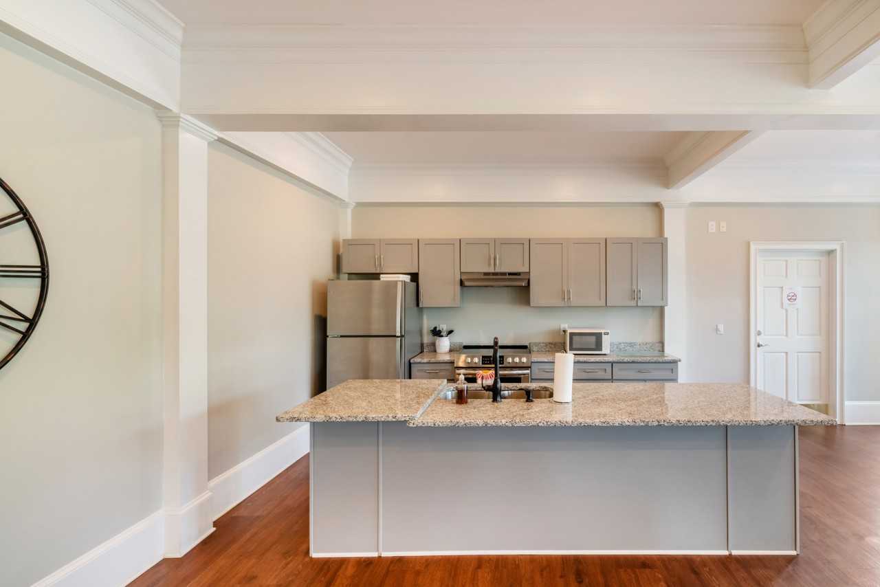 Atrium Place - Photo 4 of 100