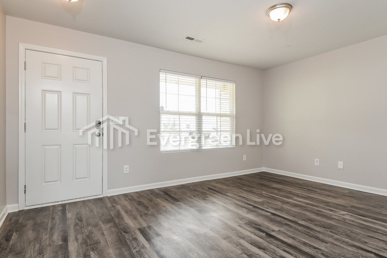 704 Quail Ln - Photo 7 of 15