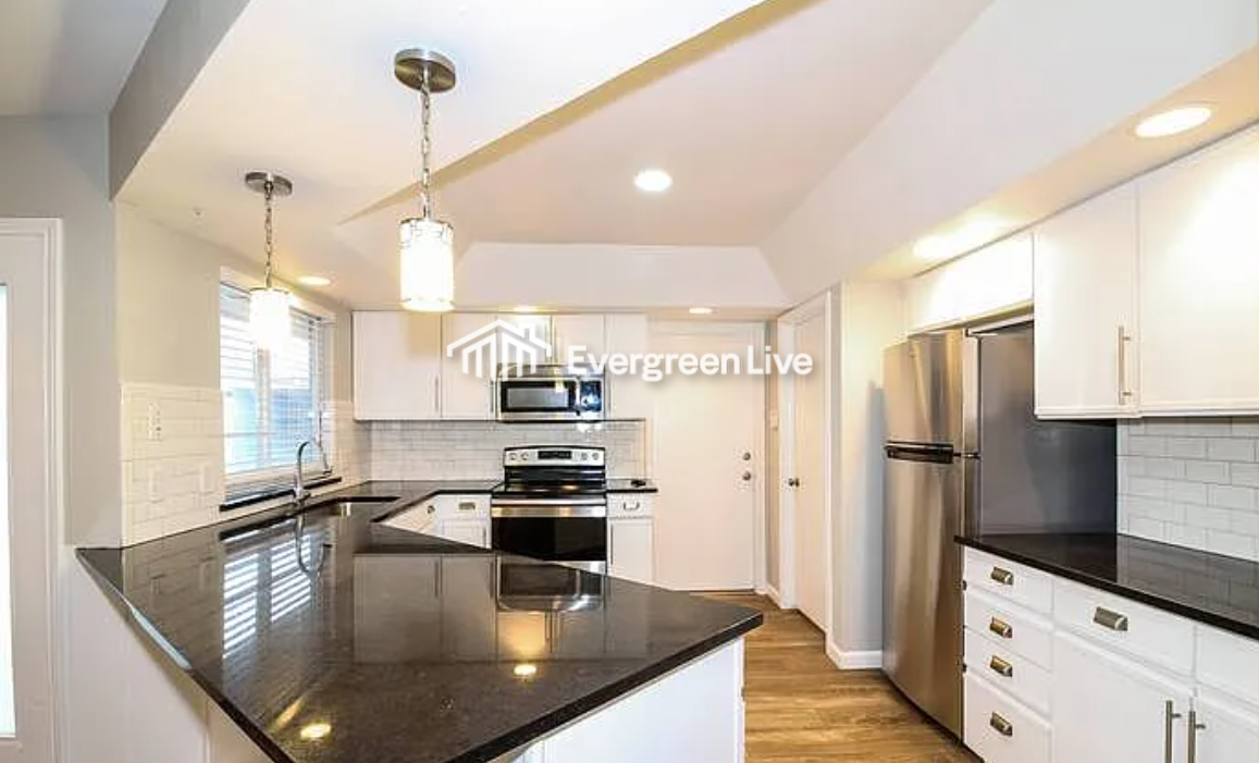 624 Nw 142nd St - Photo 7 of 21