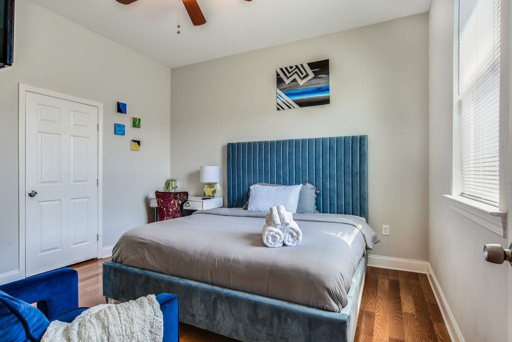 2341 S Roman St - Photo 3 of 10