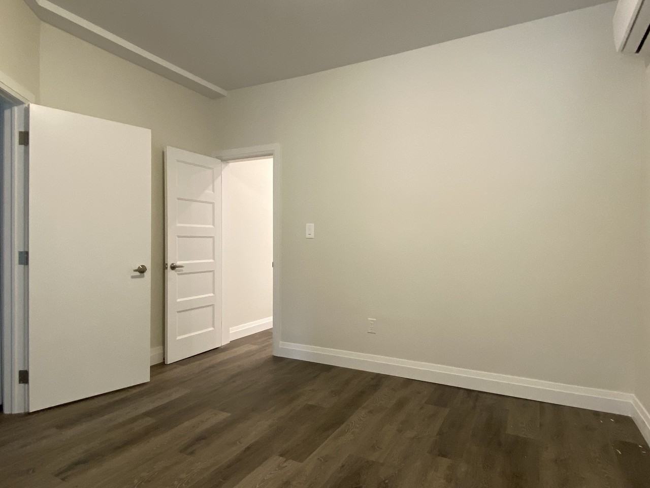 421 Westmoreland Avenue North #MAIN - Photo 3 of 8