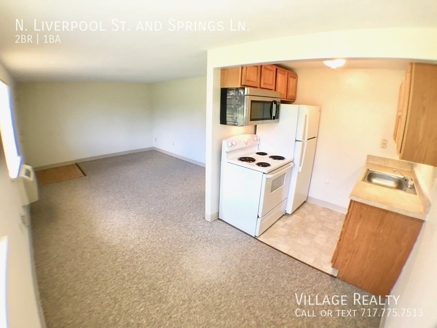 Liverpool & Springs Ln. #G - Photo 2 of 37