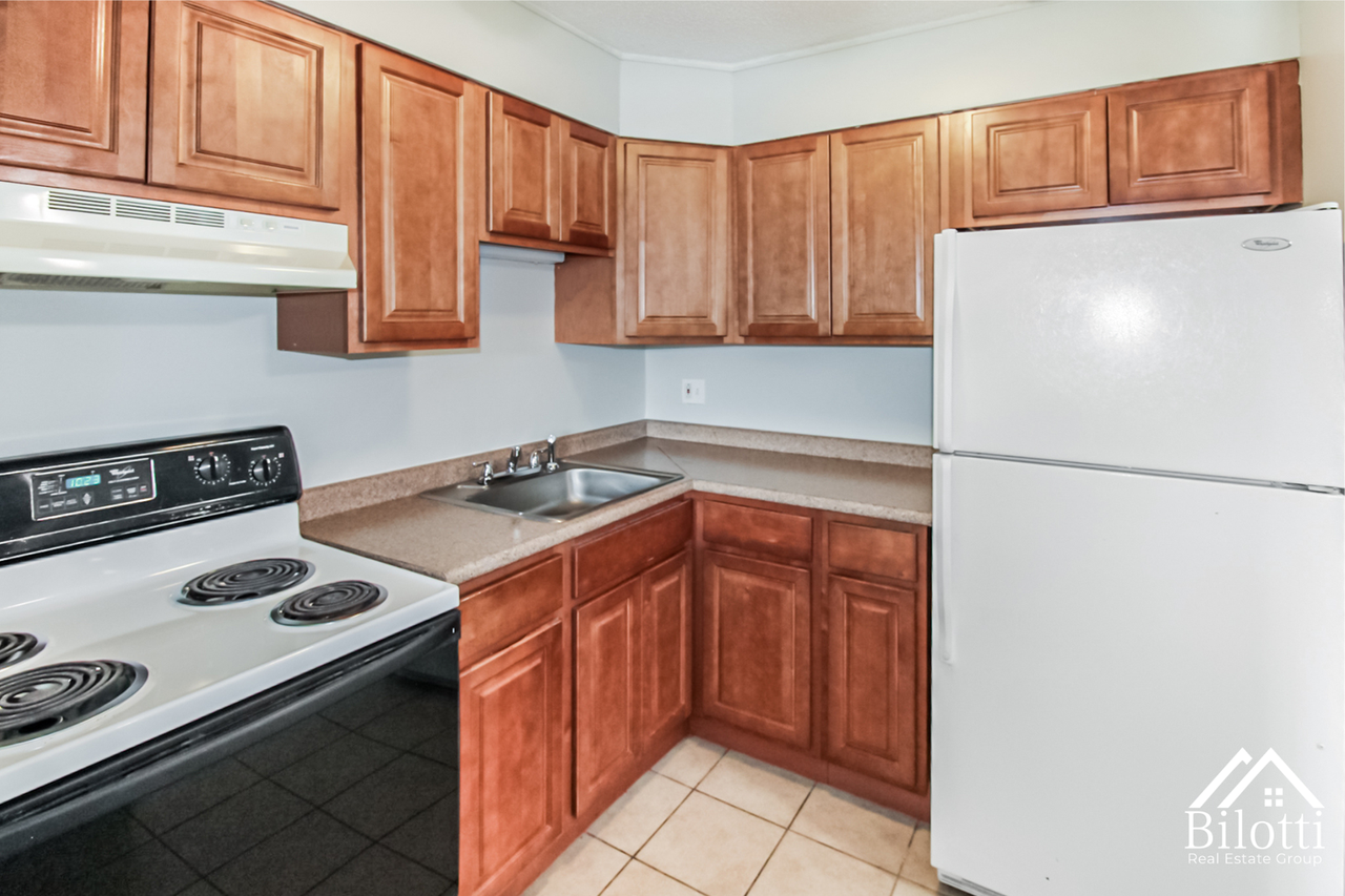 Northfield Manor Apartments - Photo 3 of 26