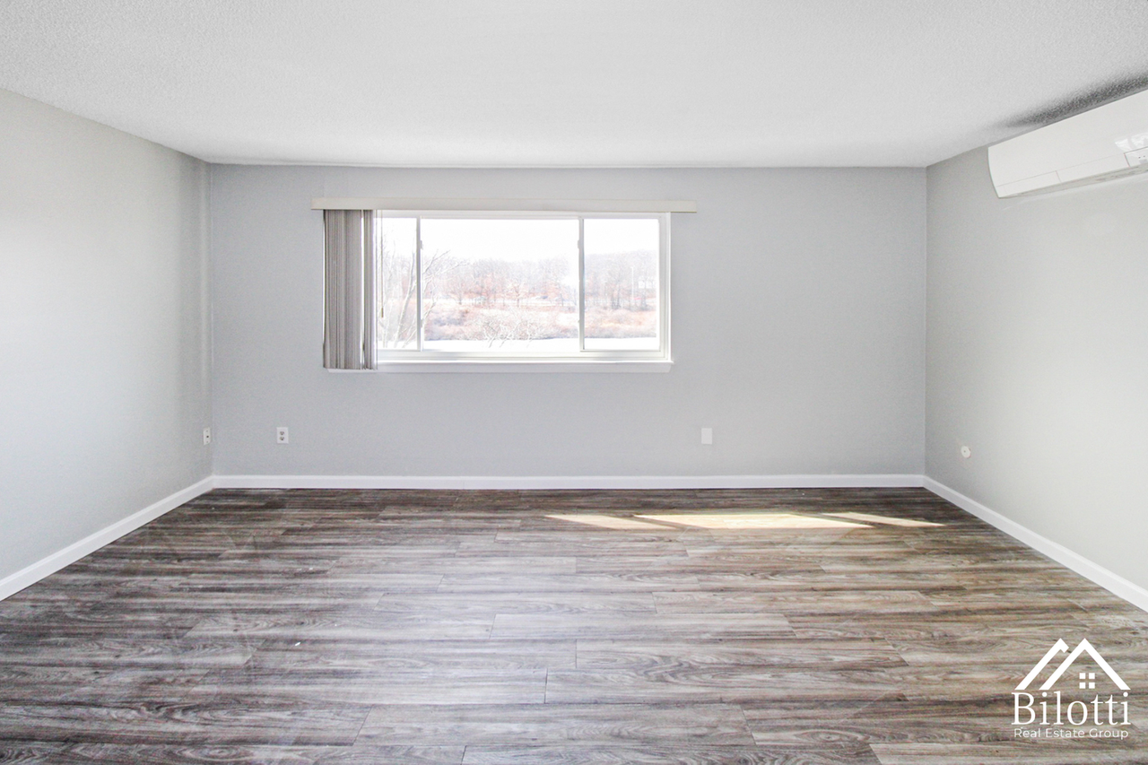 Northfield Manor Apartments - Photo 7 of 26