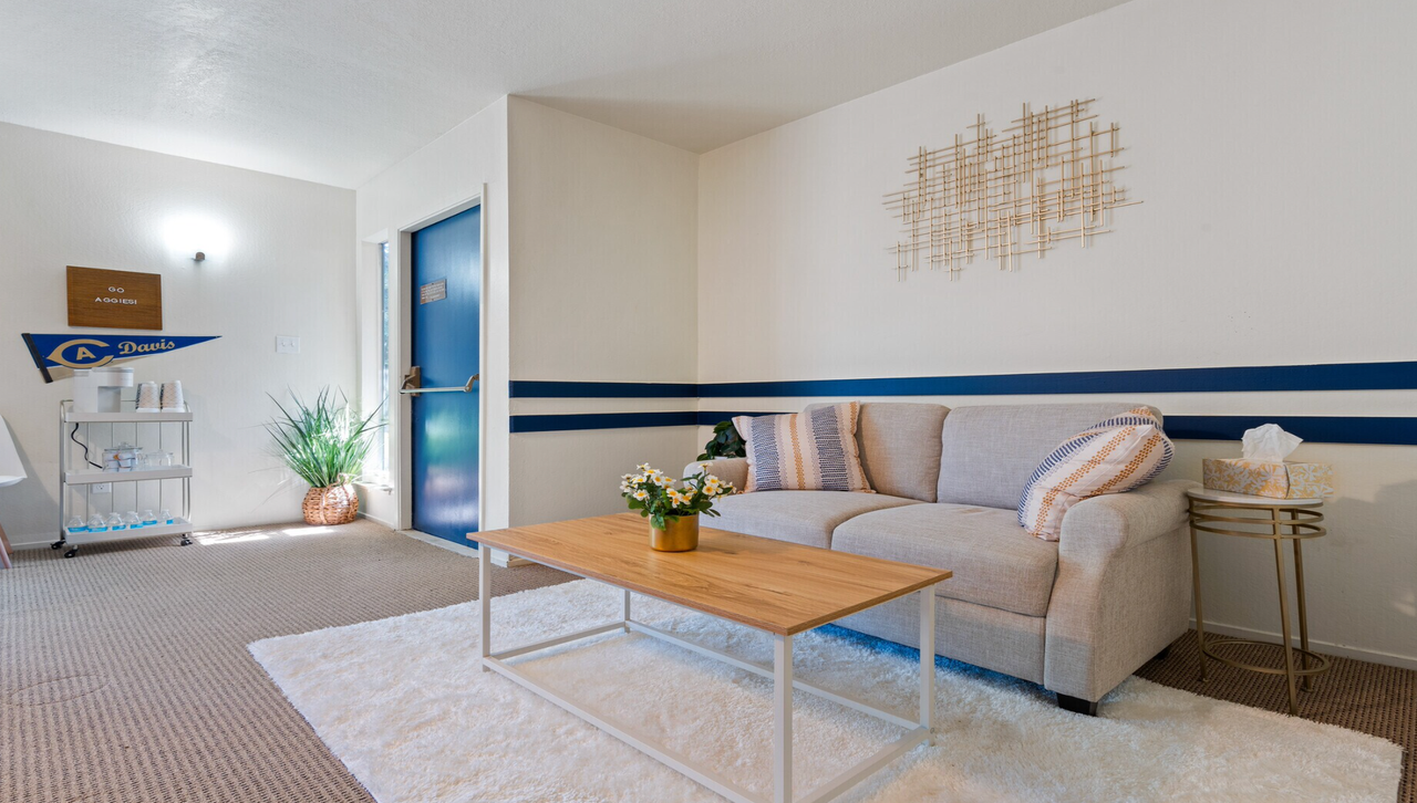 NEW STUDY ROOM! AVAILABLE NOW AND FOR 2025 - Photo 7 of 44