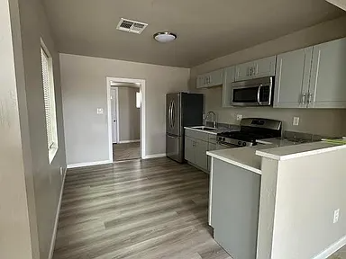 416 E Linden St - Photo 2 of 18