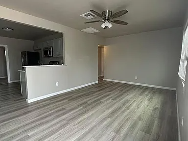 416 E Linden St - Photo 3 of 18