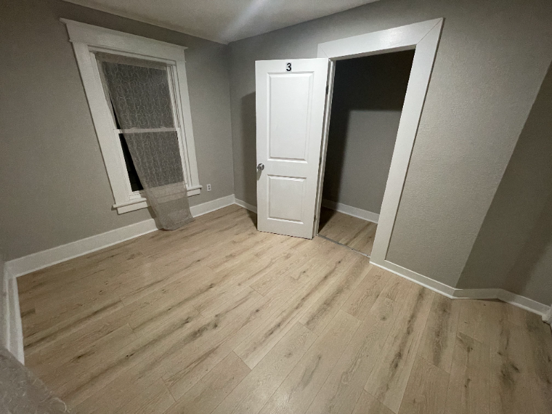 1239 Southwest Garfield Avenue - Photo 4 of 6