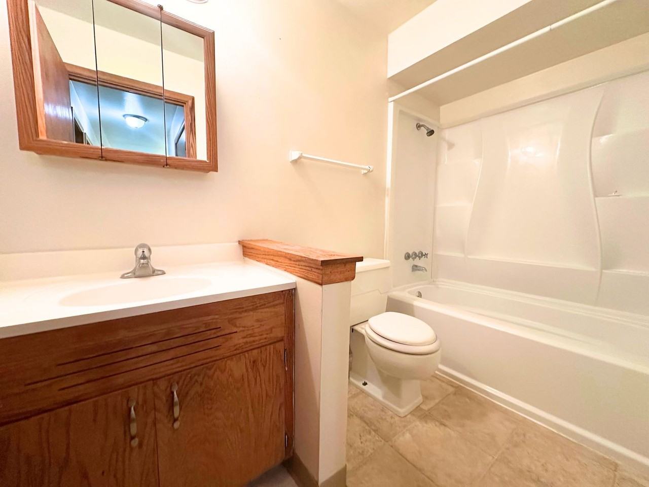 Grafton Manor - Photo 5 of 8