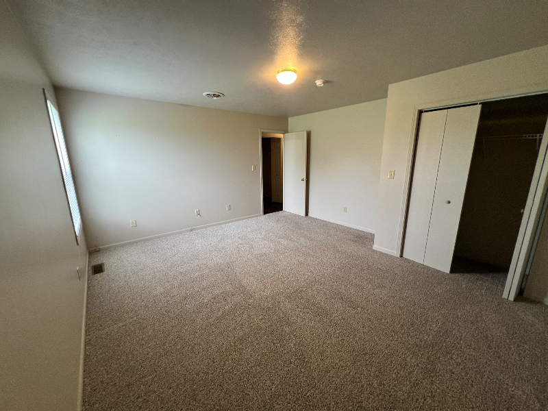 204 Meadow Dr #204-1 - Photo 3 of 6