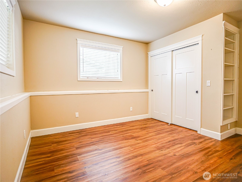 22232 4th Pl W - Photo 3 of 6