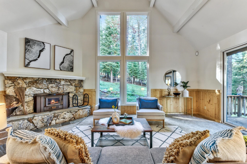 11641 Zermatt Dr - Photo 2 of 33