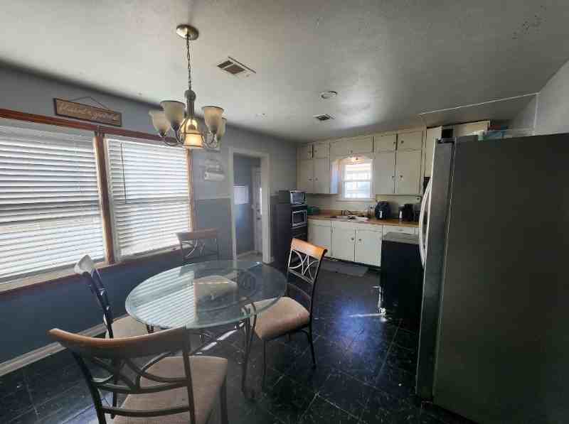 2 Adams Ave - Photo 3 of 14