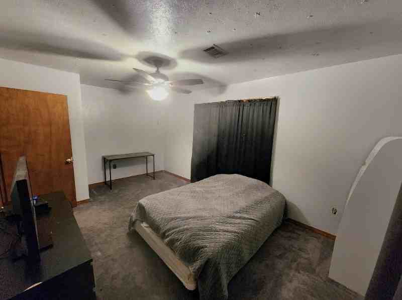 2 Adams Ave - Photo 7 of 14