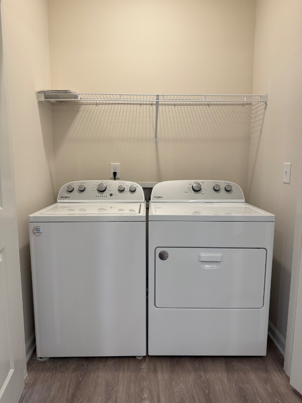 427 W Mill St - Photo 2 of 11