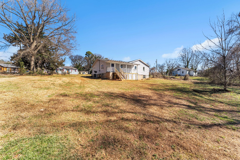 805 W Fairview Ave - Photo 3 of 20