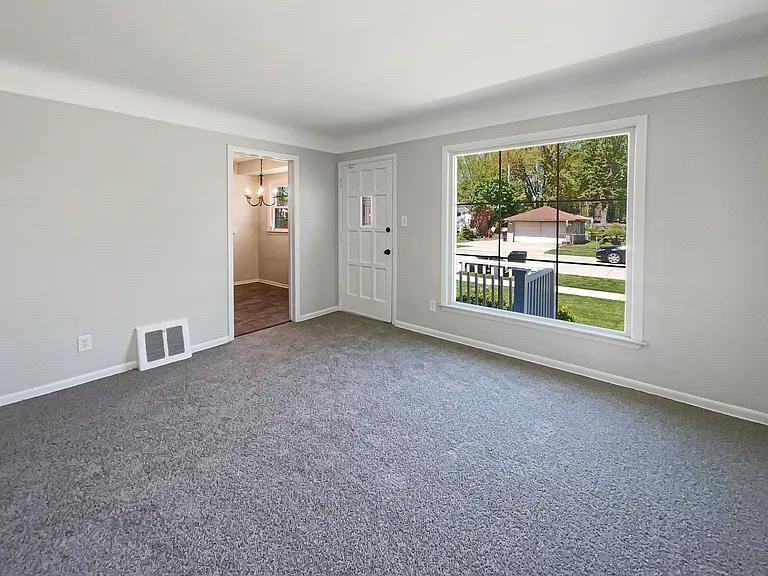 429 Leroy Ave #2 - Photo 2 of 10