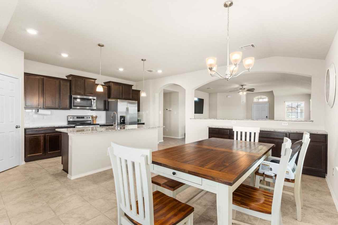 2416 Elba Dr - Photo 5 of 16