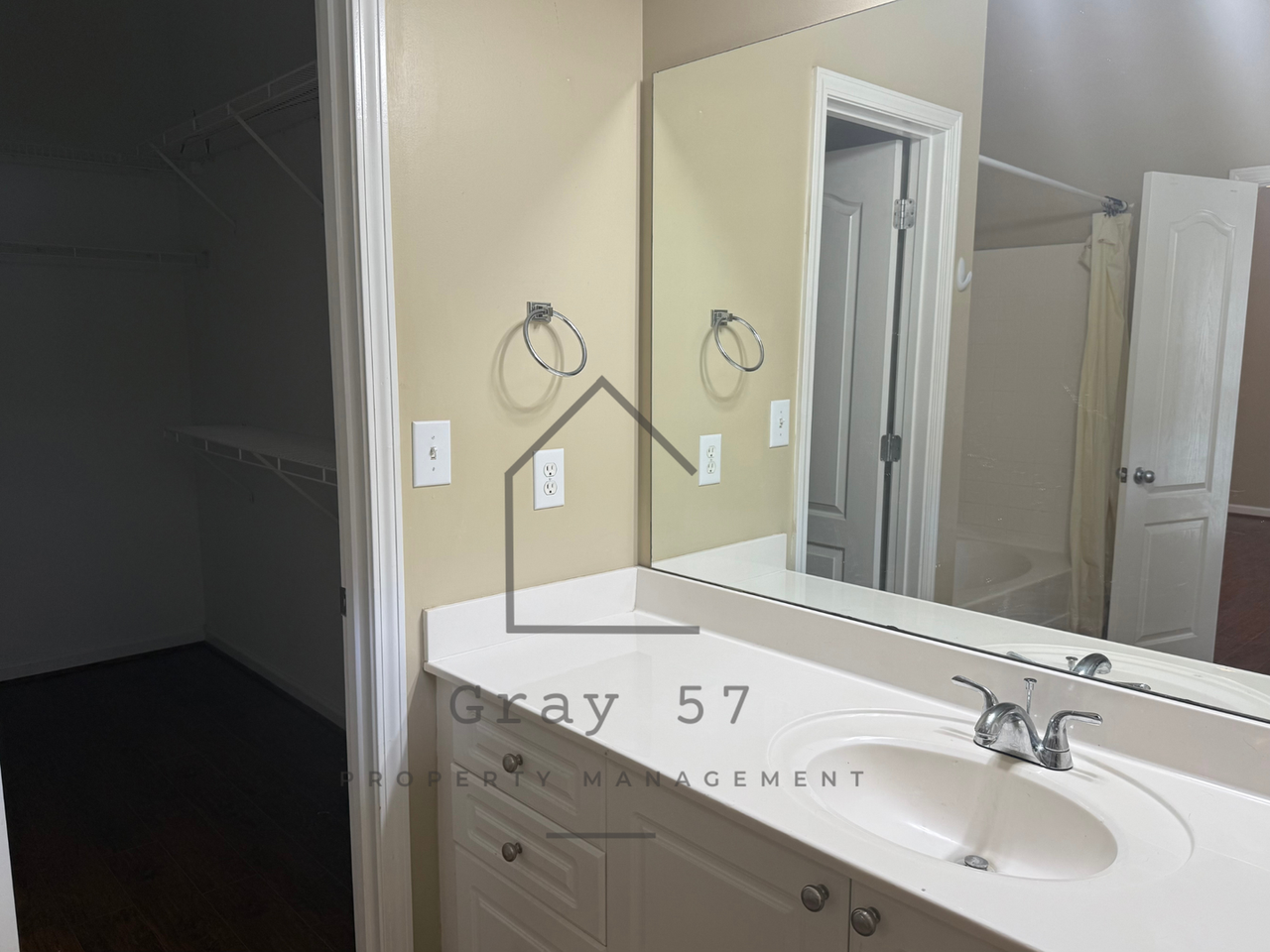 2071 Village Ln - Photo 7 of 13