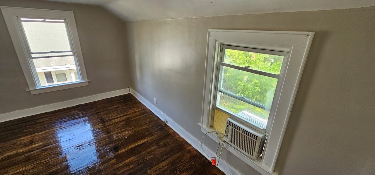 231 Richfield Blvd - Photo 7 of 11