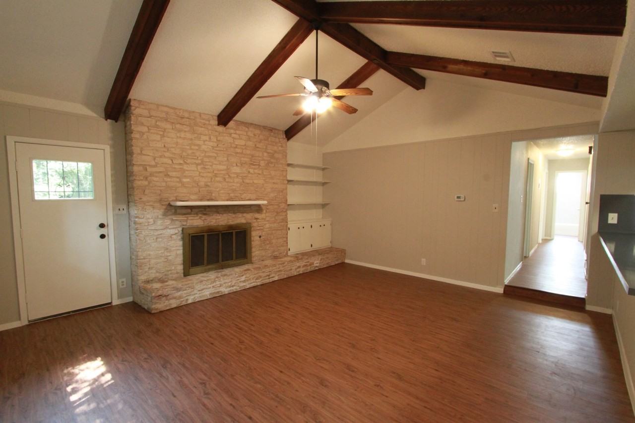 6606 Betty Cook Dr - Photo 3 of 33