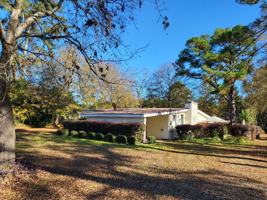 featured image of 419 Airport Rd