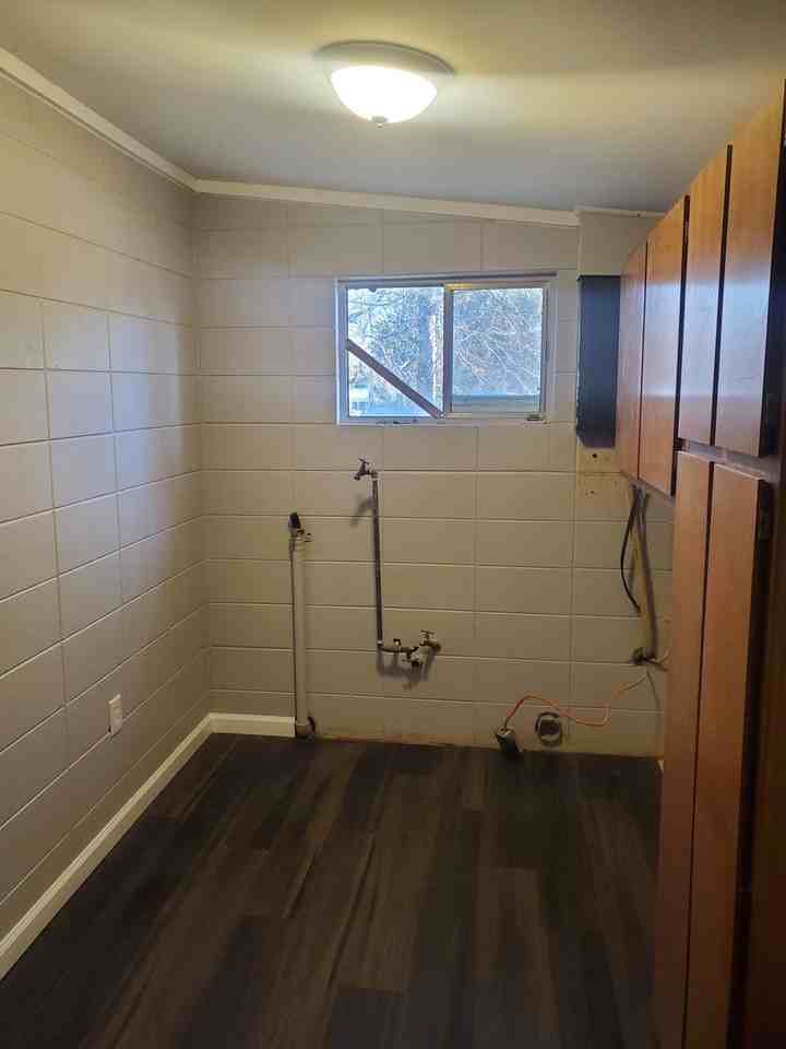 419 Airport Rd - Photo 4 of 11