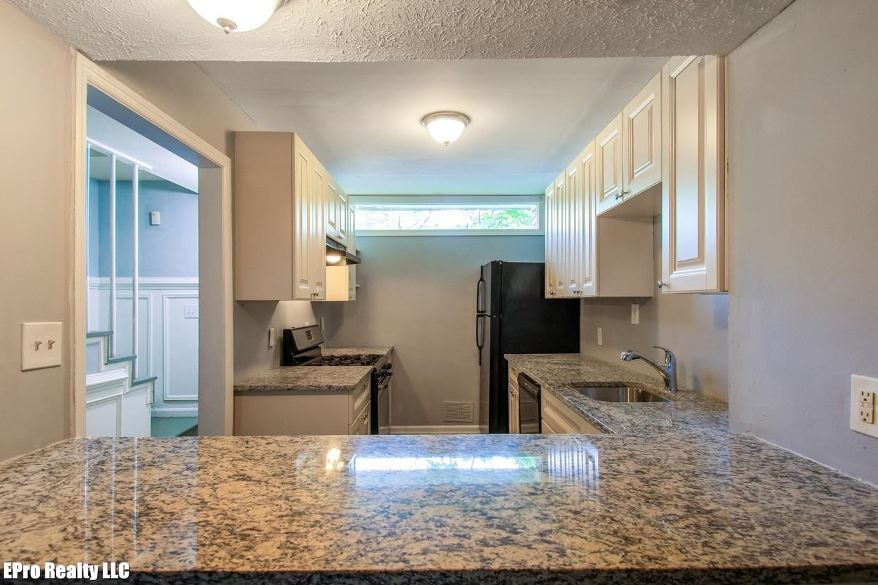 1790 Lyle Ave #1 - Photo 3 of 13