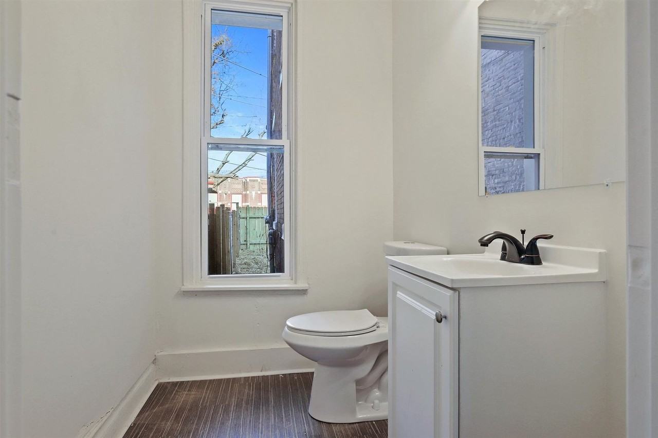 512 Curtin St - Photo 6 of 26