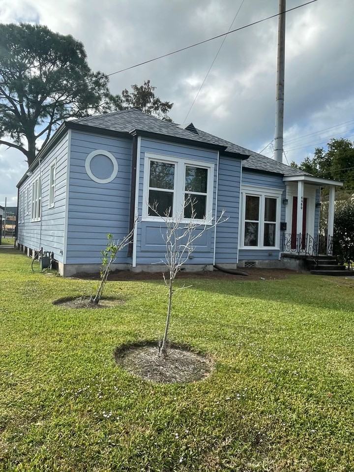 4460 Mandeville St - Photo 2 of 31