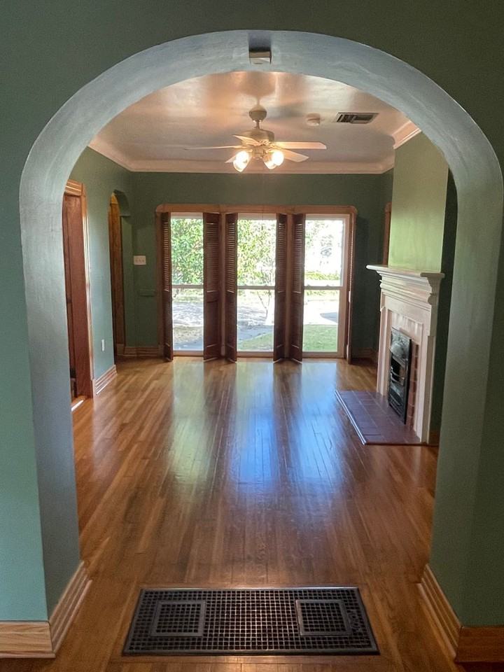 4460 Mandeville St - Photo 3 of 31