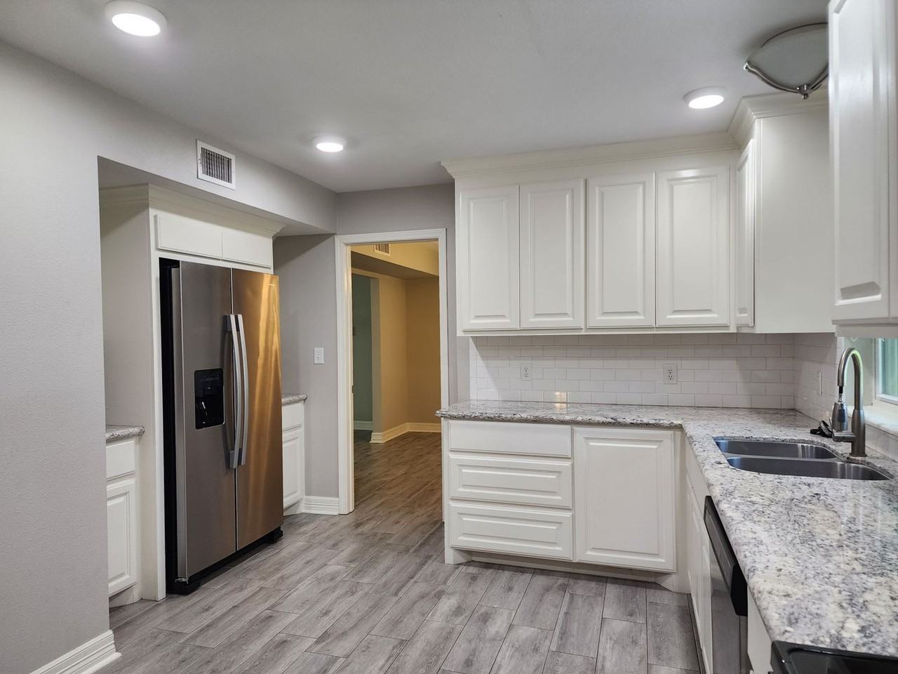 2755 Evangeline Dr - Photo 3 of 15
