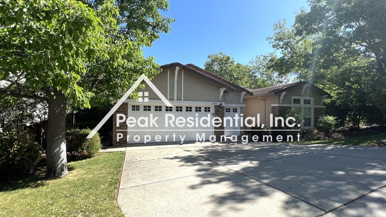 2879 Hillcrest Rd - Photo 2 of 26