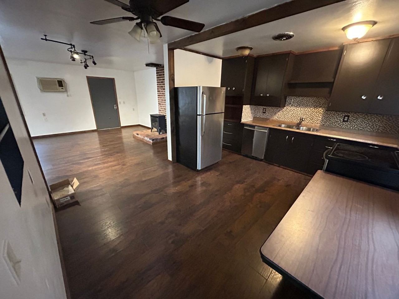 508 E Allyn St - Photo 3 of 11