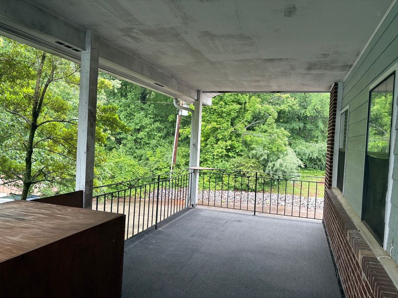 Mint Rd. Apartments - Photo 4 of 20