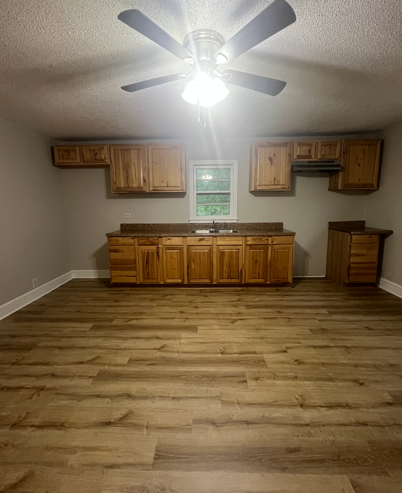 251 Fairview St - Photo 3 of 11