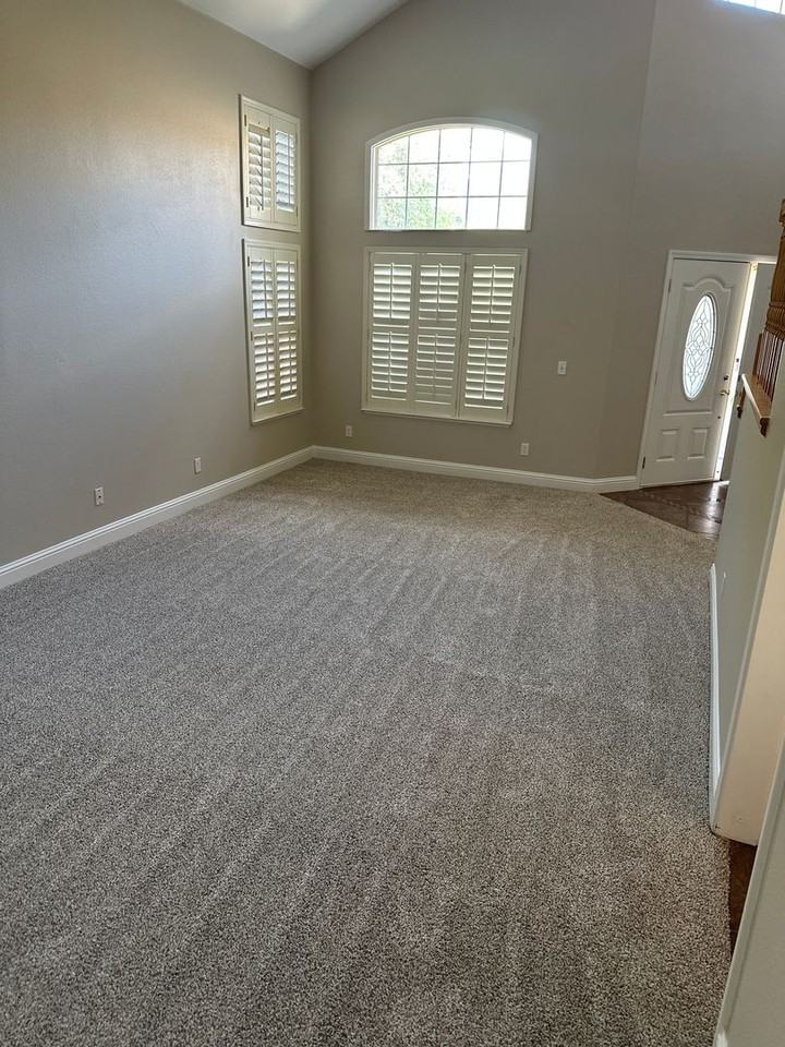 1264 Newcastle Ct - Photo 3 of 24