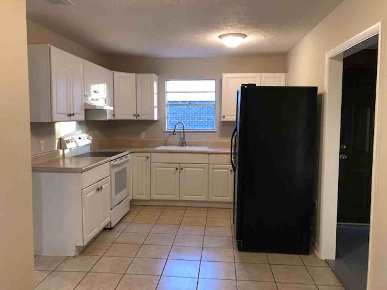 9321 Dunwoody Dr - Photo 7 of 15