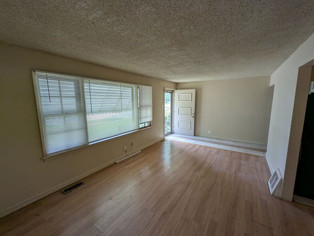 10087 Coburg Lands Dr - Photo 2 of 14