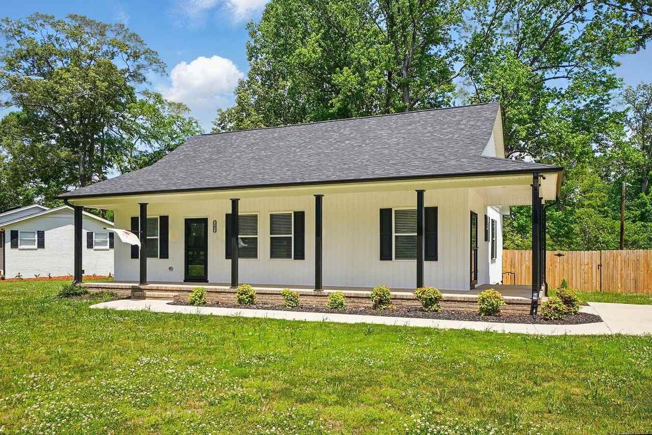 301 Tomberlin Rd - Photo 2 of 30